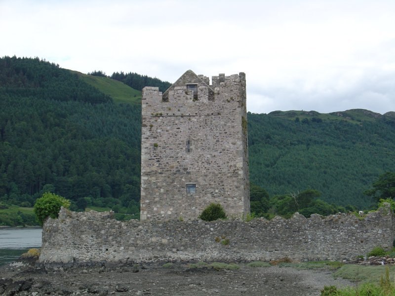 Bergfried am Weg nach Monasterboice