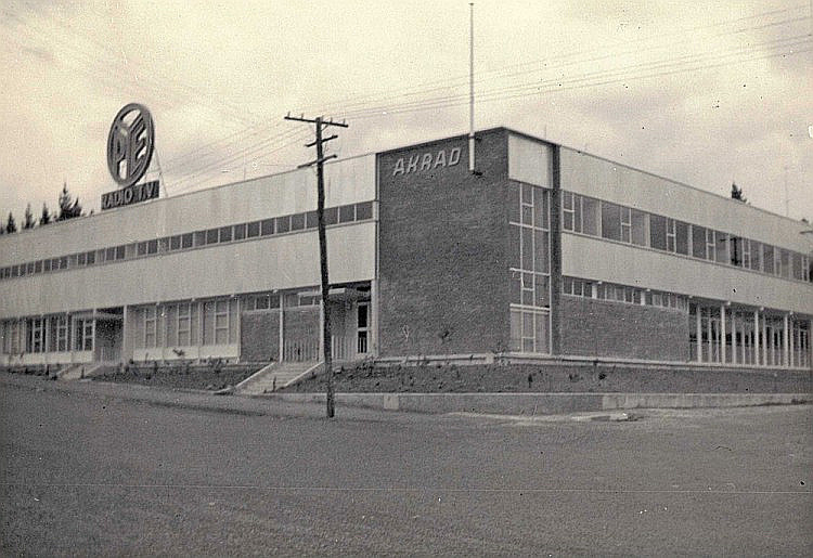 Pye / Akrad building on Moresby Avenue (1967) (source: waihimuseum.co.nz)