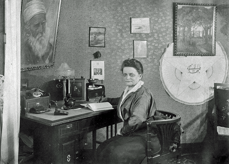 Alma Knobloch at her home in Stuttgart, Germany, a year after the revelation of the Tablet of the Divine Plan in which she is mentioned
