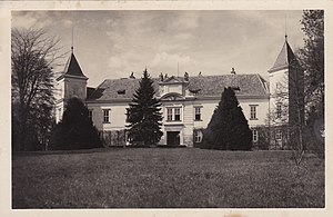 Schloss Fünfkirchen bei Drasenhofen im nördlichen Weinviertel an der Grenze zu Tschechien um 1925, Quelle: https://de.wikipedia.org/wiki/Schloss_F%C3%BCnfkirchen 24.04.2025