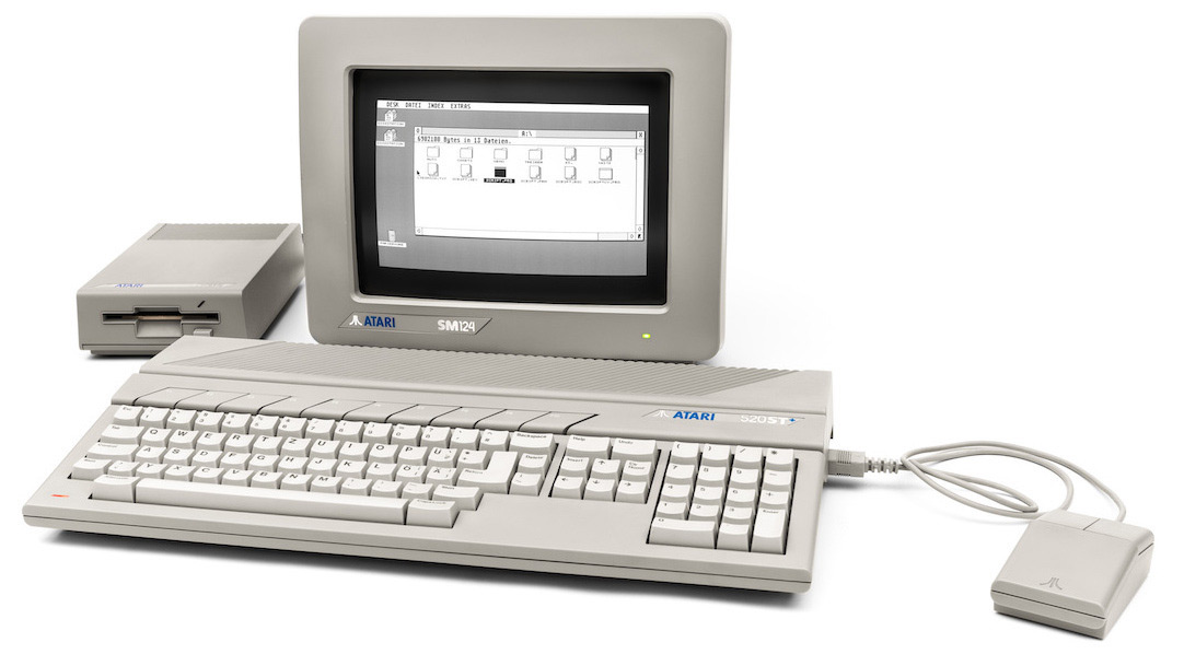 Atari 520ST+ mit monochromem Bildschirm