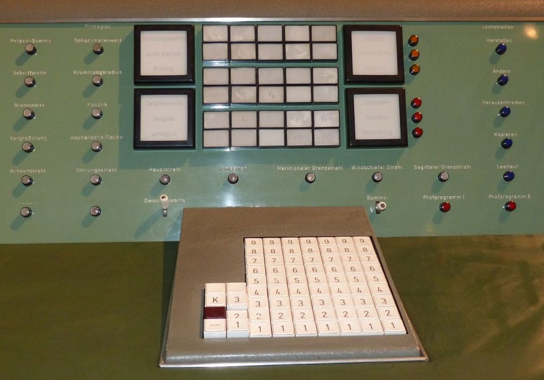 Bedienpult der Zuse Z11 – Bild: Dr. Bernd Gross (CC BY-SA 4.0)