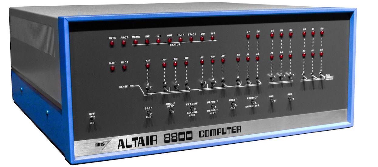 Altair 8800 – Bild: Ed Uthman from Houston, TX, USA (CC BY-SA 2.0)