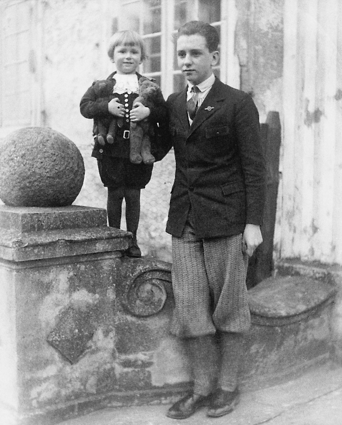 Olo and Staś, author’s brothers (1931)