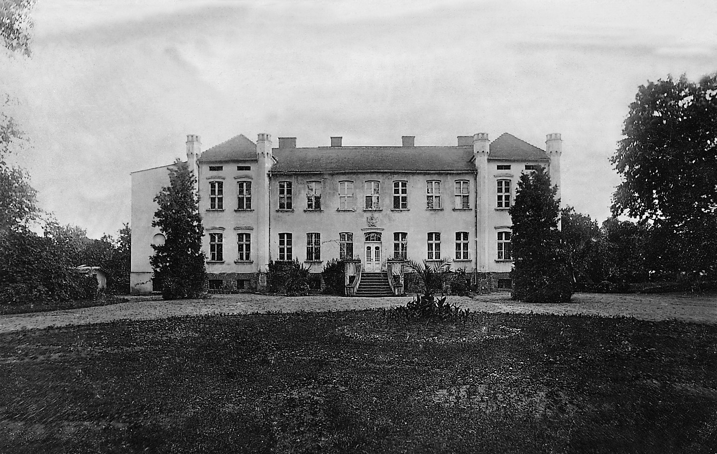 Wielkie Chelmy manor house, a postcard